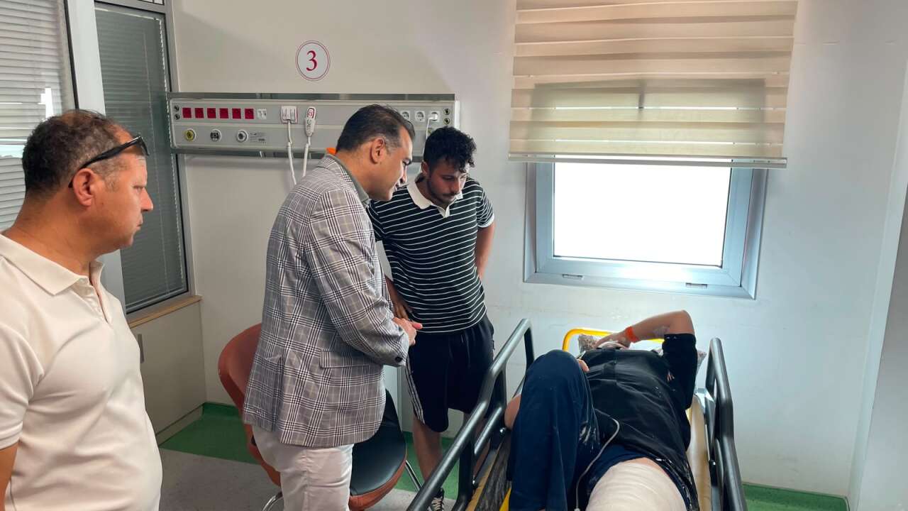 AK Parti Milas Teşkilatı’ndan Yaralı Vatandaşlara Geçmiş Olsun Ziyareti 1